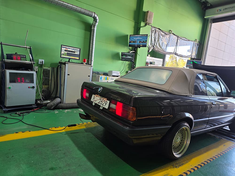 BMW E30 카브리 컨버터블 BMW E30 카브리 재 신규검사 3